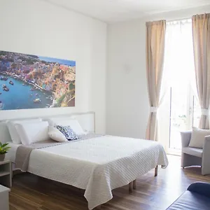 rooms-stazione-centrale.hotels-amalfi.com/
